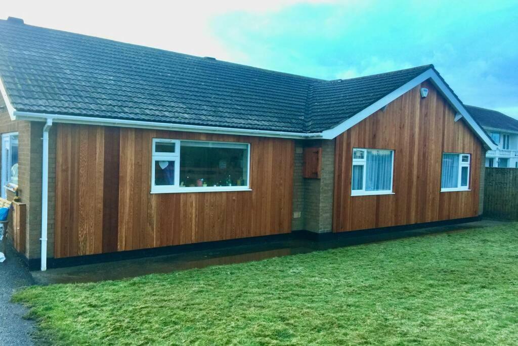 Shore Lodge. 4 Bed Bungalow Only Mtrs From The Beach. Sleeps 8 Sutton-on-Sea Exteriér fotografie