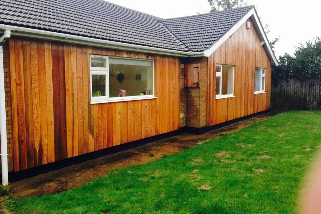 Shore Lodge. 4 Bed Bungalow Only Mtrs From The Beach. Sleeps 8 Sutton-on-Sea Exteriér fotografie