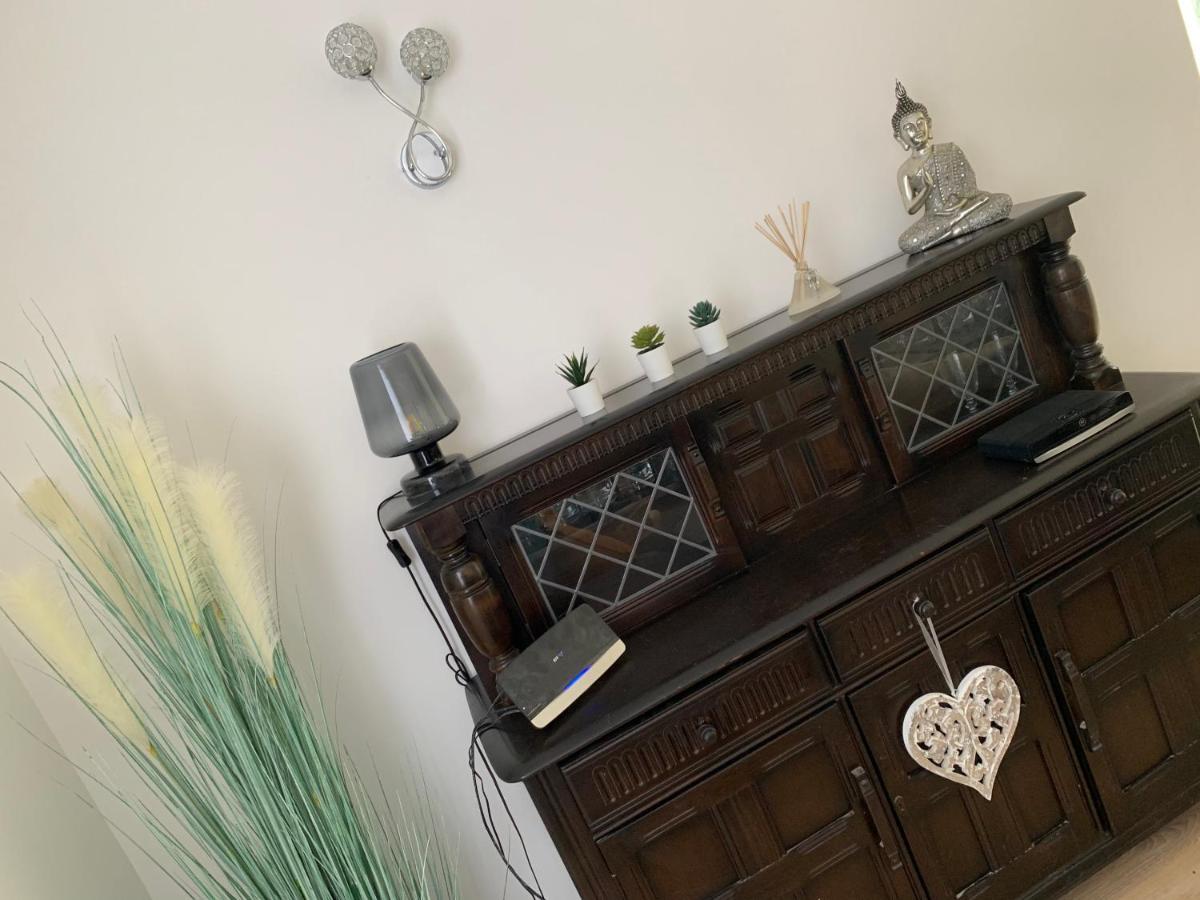 Shore Lodge. 4 Bed Bungalow Only Mtrs From The Beach. Sleeps 8 Sutton-on-Sea Exteriér fotografie