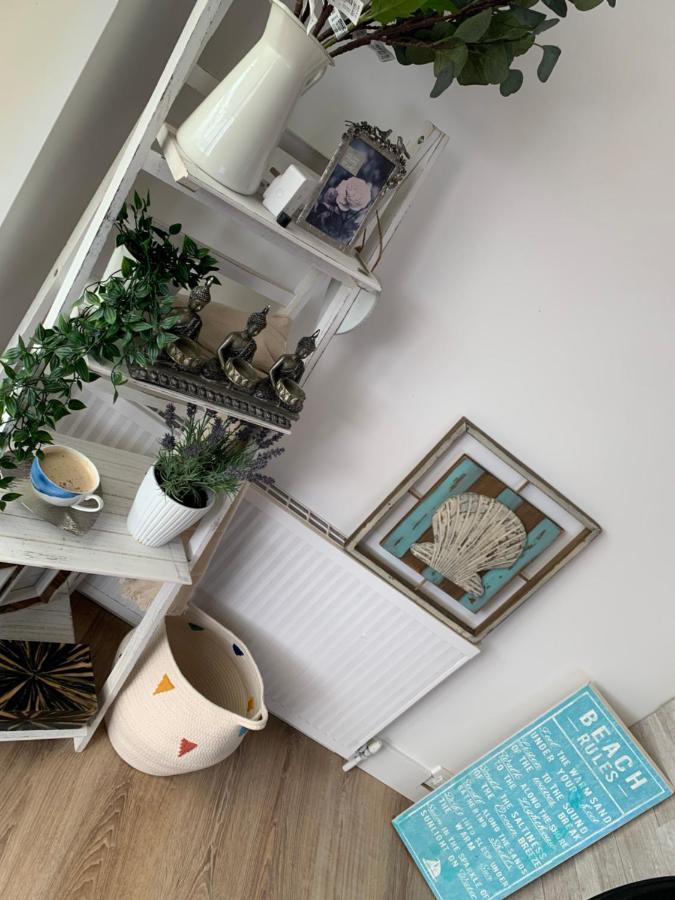 Shore Lodge. 4 Bed Bungalow Only Mtrs From The Beach. Sleeps 8 Sutton-on-Sea Exteriér fotografie